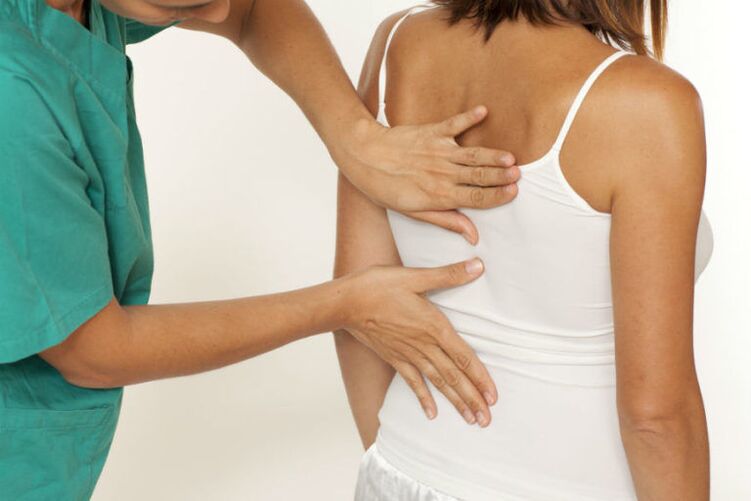 Durerea sub omoplatul stâng din spate: cauze și tratament, ce poate răni